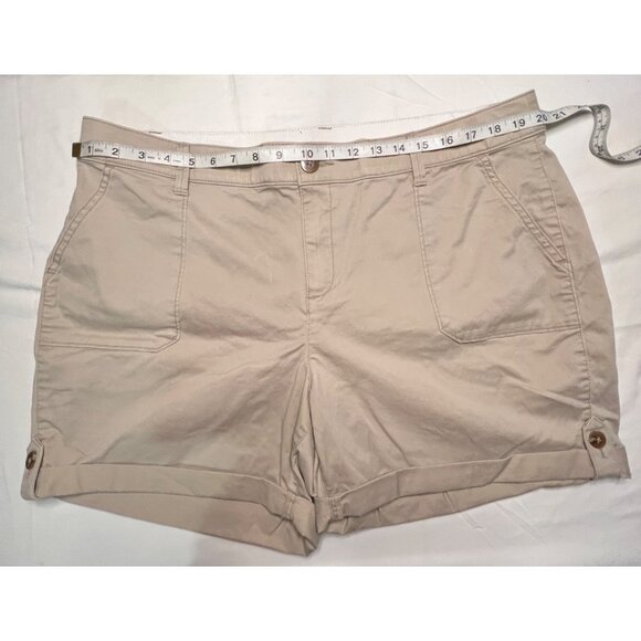 Lane Bryant Pants - Lane Bryant Women's Beige Cotton/Spandex Shorts Size 16 With Button & Zipper